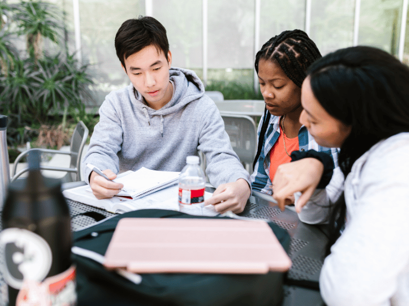 đa dạng quyền lợi du học